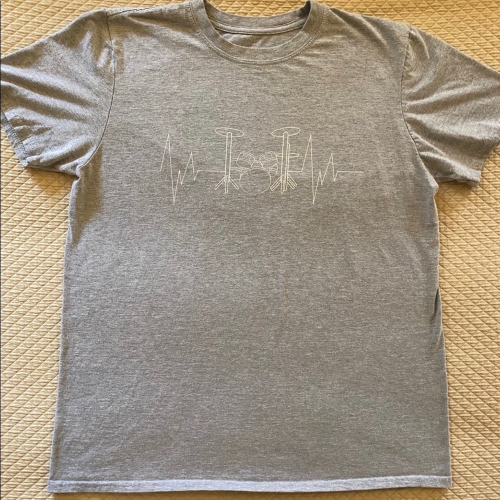 Men's Medium Drummer Beats T-Shirt